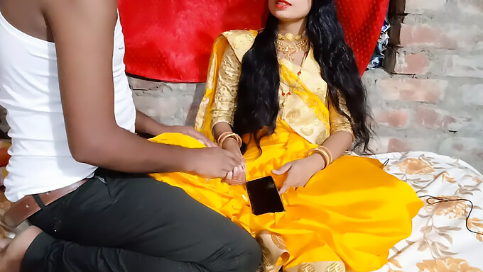 Bhabhi wird im College von der heißen und sexy Riya Eid Mubarak gefickt