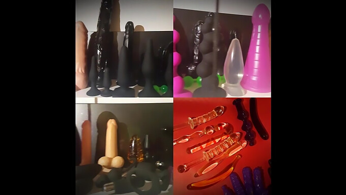 Analna igra z BDSM igračami za femdom dominacijo