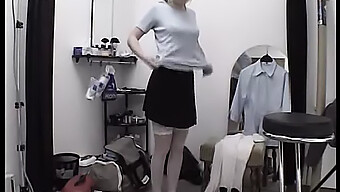 독일의 Milf 다나는 비디오에서 엉덩이를 핥고 섹스합니다