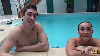 Entregue-Se À Emoção Erótica Dos Encontros Clandestinos Na Piscina, Capturados Em Alta Definição