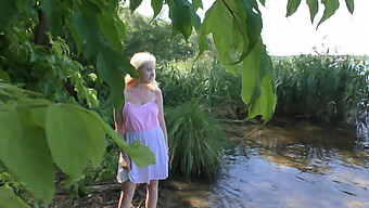 Eine Zufällige Begegnung Führt Zu Leidenschaftlichem Strandsex Mit Einer Atemberaubenden Blondine