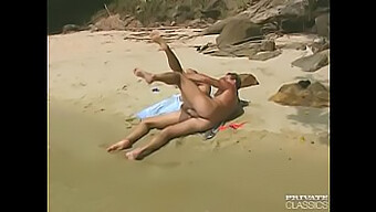 La Aventura Al Aire Libre De Laura Palmer Con Grandes Tetas Y Sexo Hardcore En La Playa