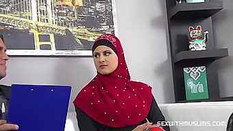 Arabic Milf Mendapatkan Vaginanya Diperluas Dalam Adegan Hardcore