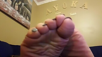 Hisfavorite01'S Tantalizing Tease Of Black Ebony Soles