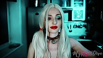 Harley Quinn คอสเพลย์วัยรุ่นสํารวจความรู้สึก Asmr