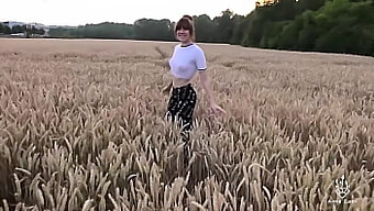 Erstes Mal Auf Dem Feld: Amateur Outdoorsex