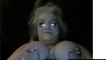 Mature Webcam Granny'S Seductive Show