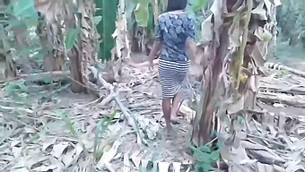 El Salvaje Encuentro De Una Colegiala India En La Selva Lleva A Una Intensa Acción Anal