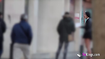 Rebeka Seduce A Hombres Incautos En Las Calles, Haciéndose La Ingenua