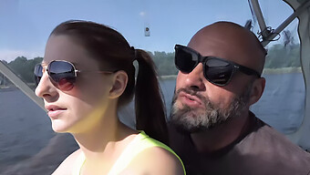 Sexo No Barco Ao Ar Livre Com Casal Alemão