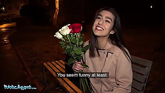 عيد الحب الشعري: نيك عائشة الكبير في V-Day!