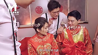 Cảnh Đám Cưới Thân Mật Với Liang Yun Fei Trong Một Video Khiêu Dâm Á Đông Nóng Bỏng