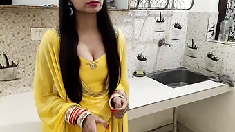 La Femme Desi Partage Son Petit Ami Avec Une Autre Femme Dans Une Vidéo Chaude De Cfnm