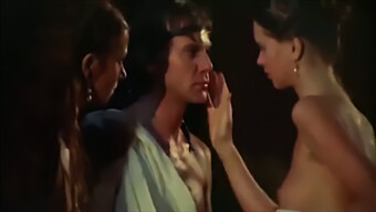 En Klassisk Sammanställning Av Mina Favoritscener Från Den Vintage Erotiska Filmen, Caligula