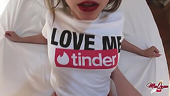 جنس غير محمي عن قصد في موعد مع Tinder مع شريك غير متمرس