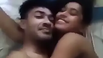 Pareja Universitaria Desi Se Involucra En Sexo Y Romance Hardcore