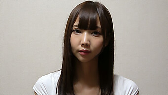 Introducerer Miu Akemi, Japansk Teenager Med Fantastisk 60 Fps Video