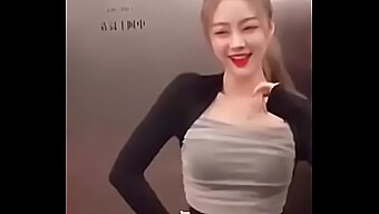 Le Compte Officiel Douyin De Meng Xiaomei: La Danse Tiktok La Plus Chaude Et Les Beautés Asiatiques Sexy