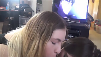 Bisexual Threesome With Jessica And Hannah Who Give A Blowjob